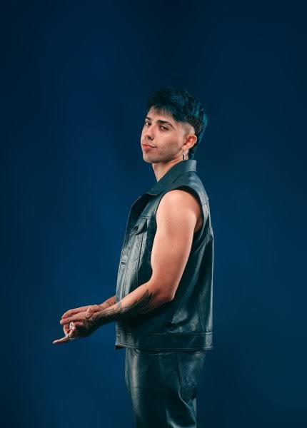 Elías T.